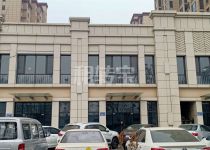 路南区小区门口旁边的商铺，上下两层，后门可以进小区，3套相邻可打通，可餐饮行业不限，好出租