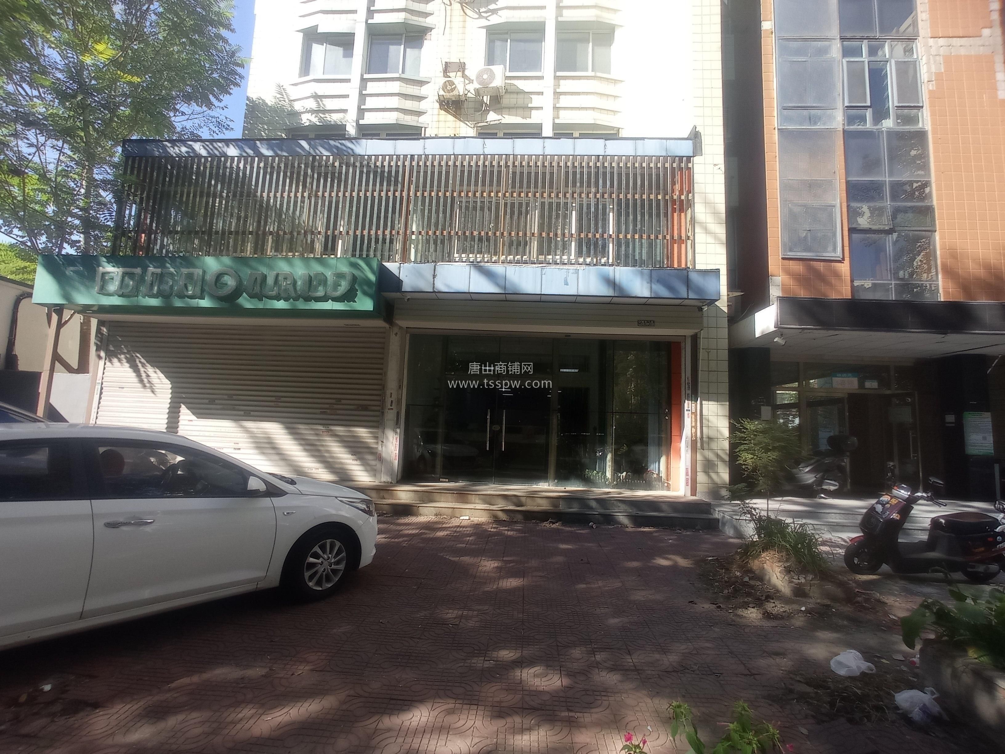 建设路附近临街商铺出租，适合办公，有停车...