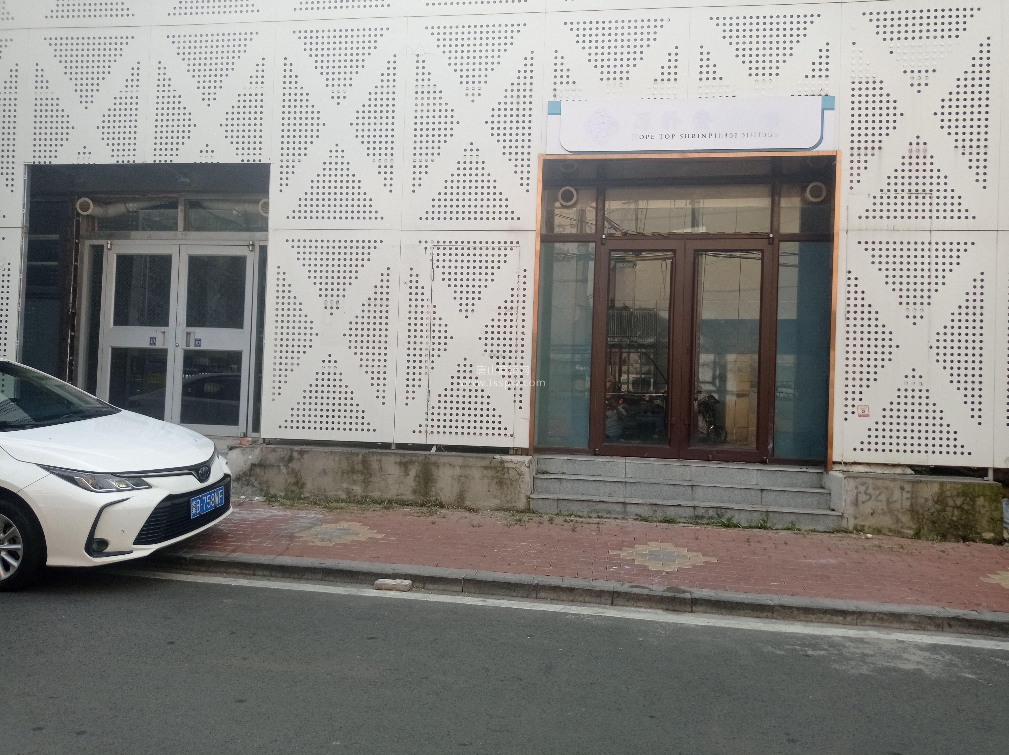 人民医院附近商铺出租，上下两层，300平...